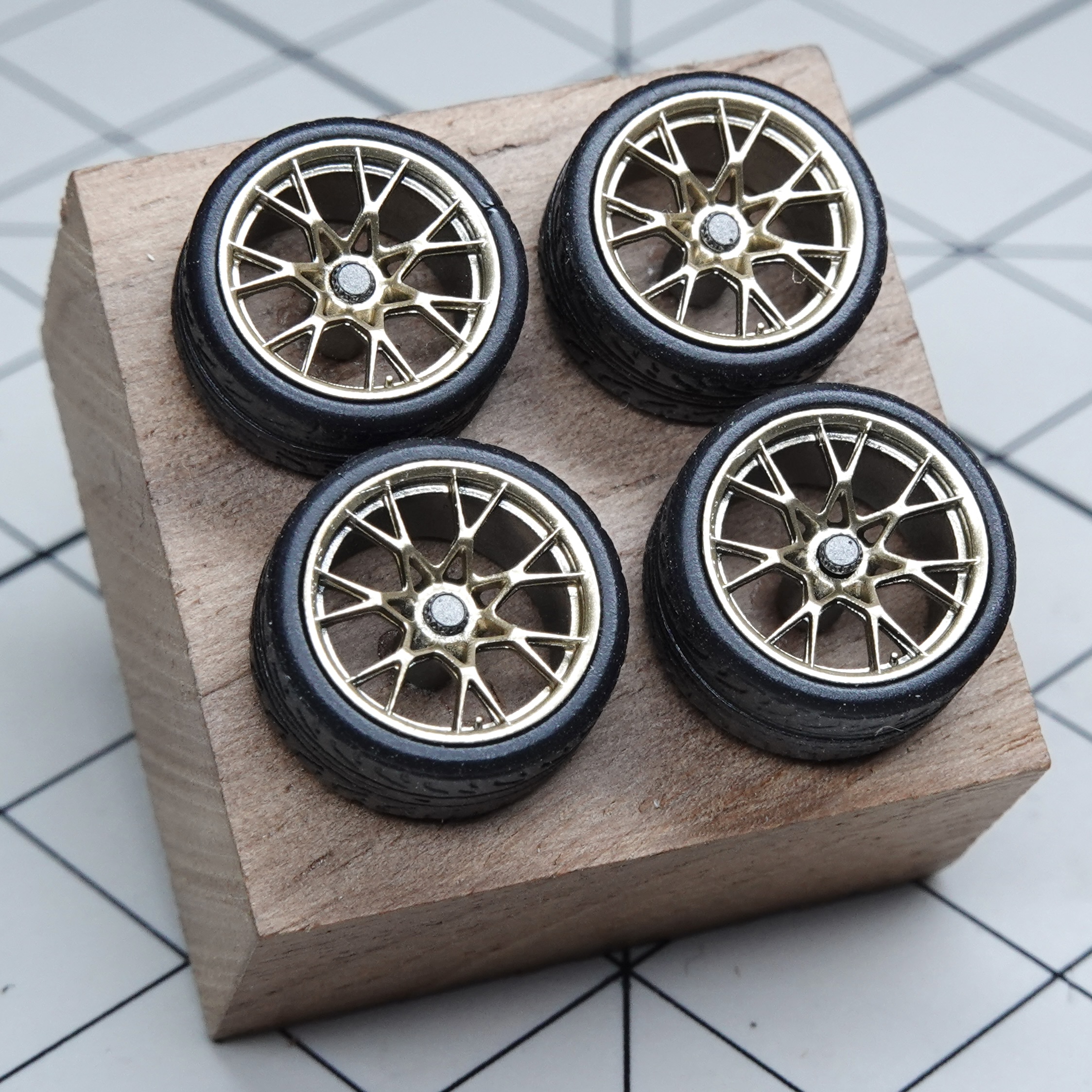 PuffStudio_1/64 Scale Wheel Hu - Car Accessories Toy のレビューと価格